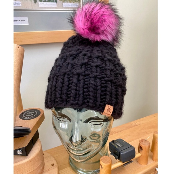 READY TO SHIP 100% Merino Wool Hat🧶 - Picture 4 of 7
